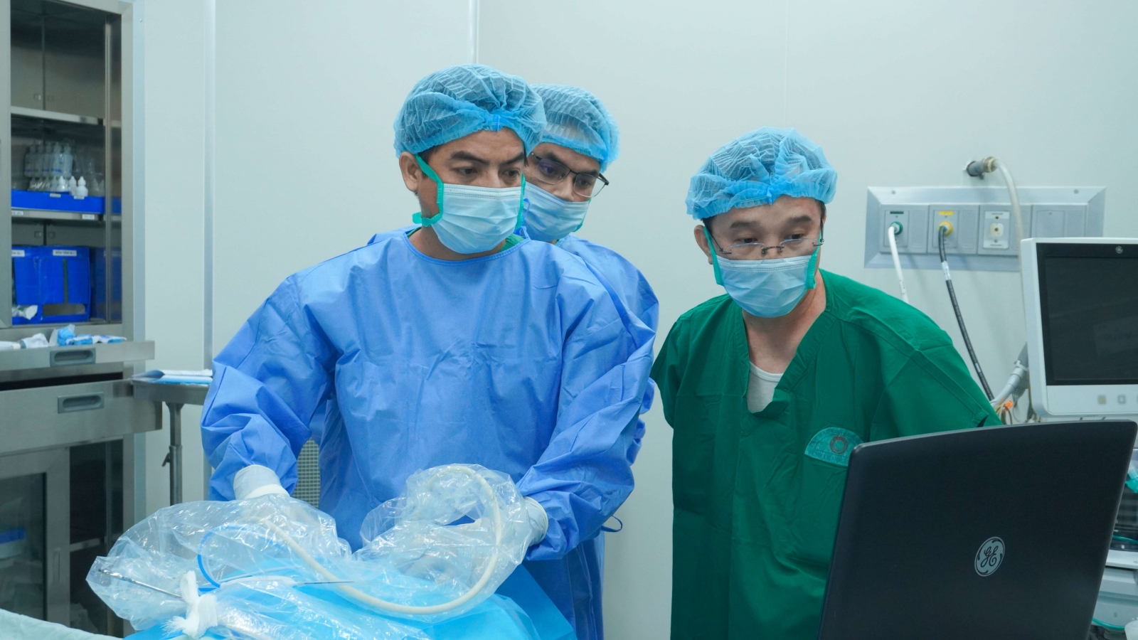 TIN VUI CHO NGƯỜI BỆNH BƯỚU GIÁP: BỆNH VIỆN QUÂN Y 120 CHÍNH THỨC LÀM CHỦ KỸ THUẬT RFA KỸ THUẬT ĐỐT NHÂN TUYẾN GIÁP BẰNG SÓNG CAO TẦN