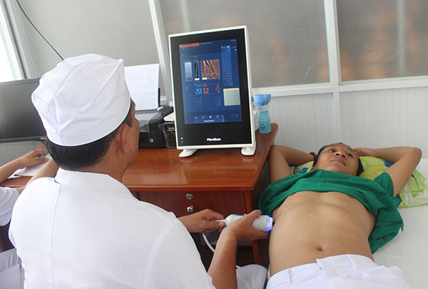 ĐƯA VÀO ÁP DỤNG KỸ THUẬT SIÊU ÂM ĐÀN HỒI BẰNG MÁY FIBROSCAN 530 COMPAC TRONG CHẨN ĐOÁN SỚM XƠ GAN VÀ GAN NHIỄM MỠ TẠI BỆNH VIỆN QUÂN Y 120