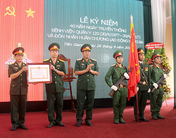 Tự hào bệnh viện quân y 120 anh hùng