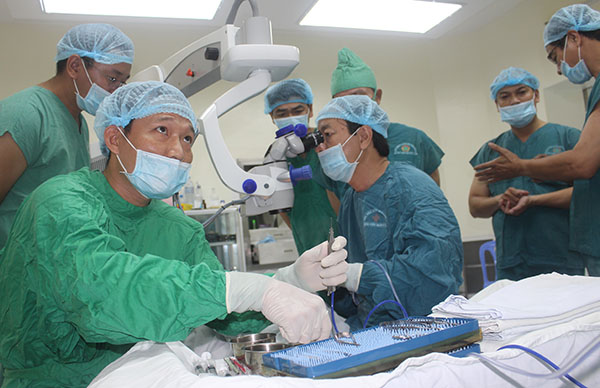 Phẫu thuật đục thủy tinh thể bằng phương pháp Phaco tại Bệnh viện quân y 120