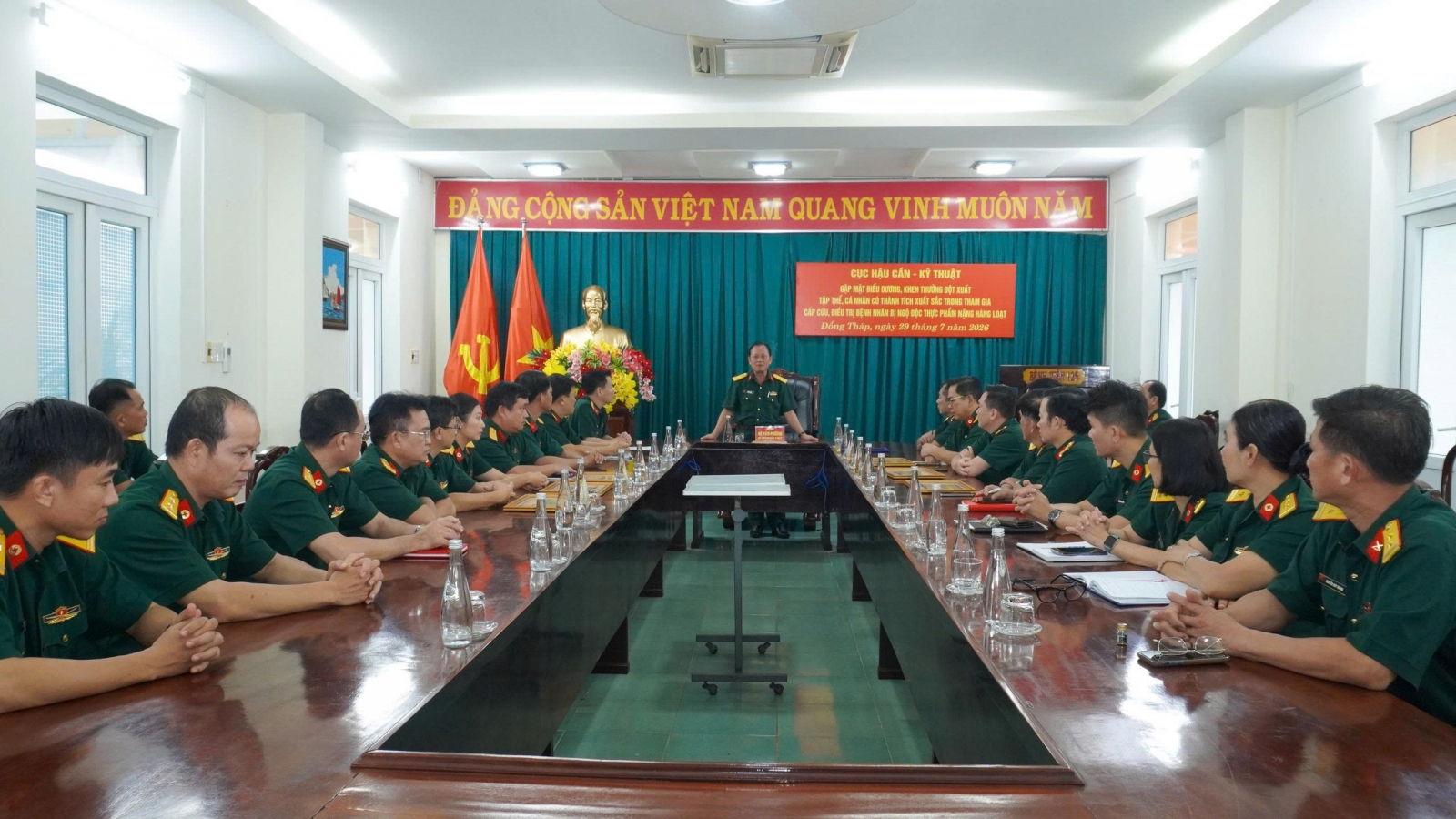 Bản lĩnh – Trách nhiệm – Tận tâm: Dấu ấn trong công tác cấp cứu ngộ độc thực phẩm hàng loạt