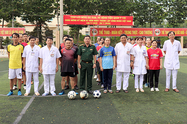 Giải bóng đá mini nam nữ chào mừng kĩ niệm 91 năm Ngày thành lập công đoàn Việt Nam