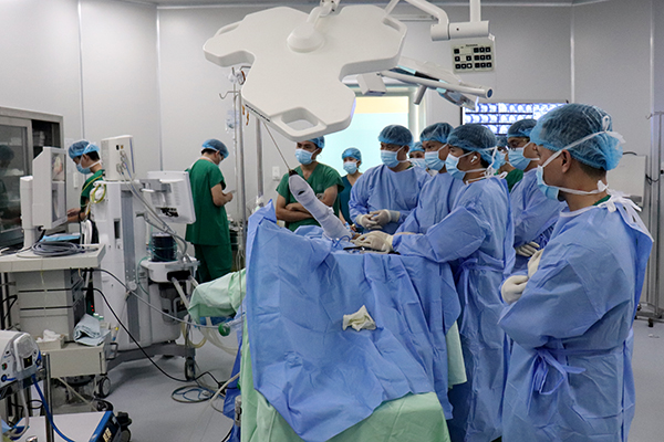 Khám bệnh, tư vấn miễn phí về chấn thương chỉnh hình và “Phẫu thuật nội soi tái tạo chóp xoay khớp vai”