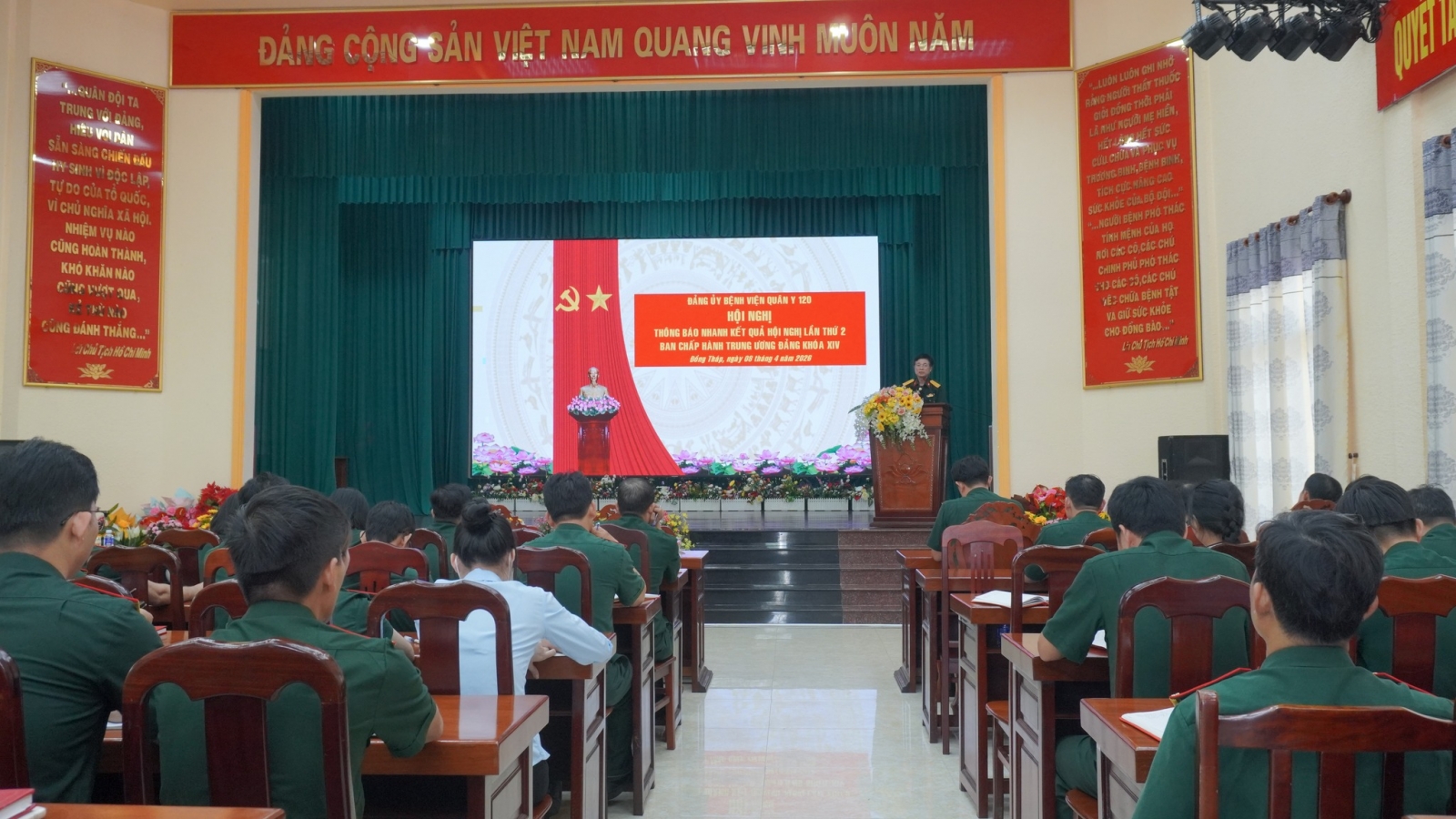 TỔ CHỨC HỘI NGHỊ THÔNG BÁO NHANH KẾT QUẢ HỘI NGHỊ LẦN THỨ 2 BAN CHẤP HÀNH TRUNG ƯƠNG ĐẢNG KHÓA XIV