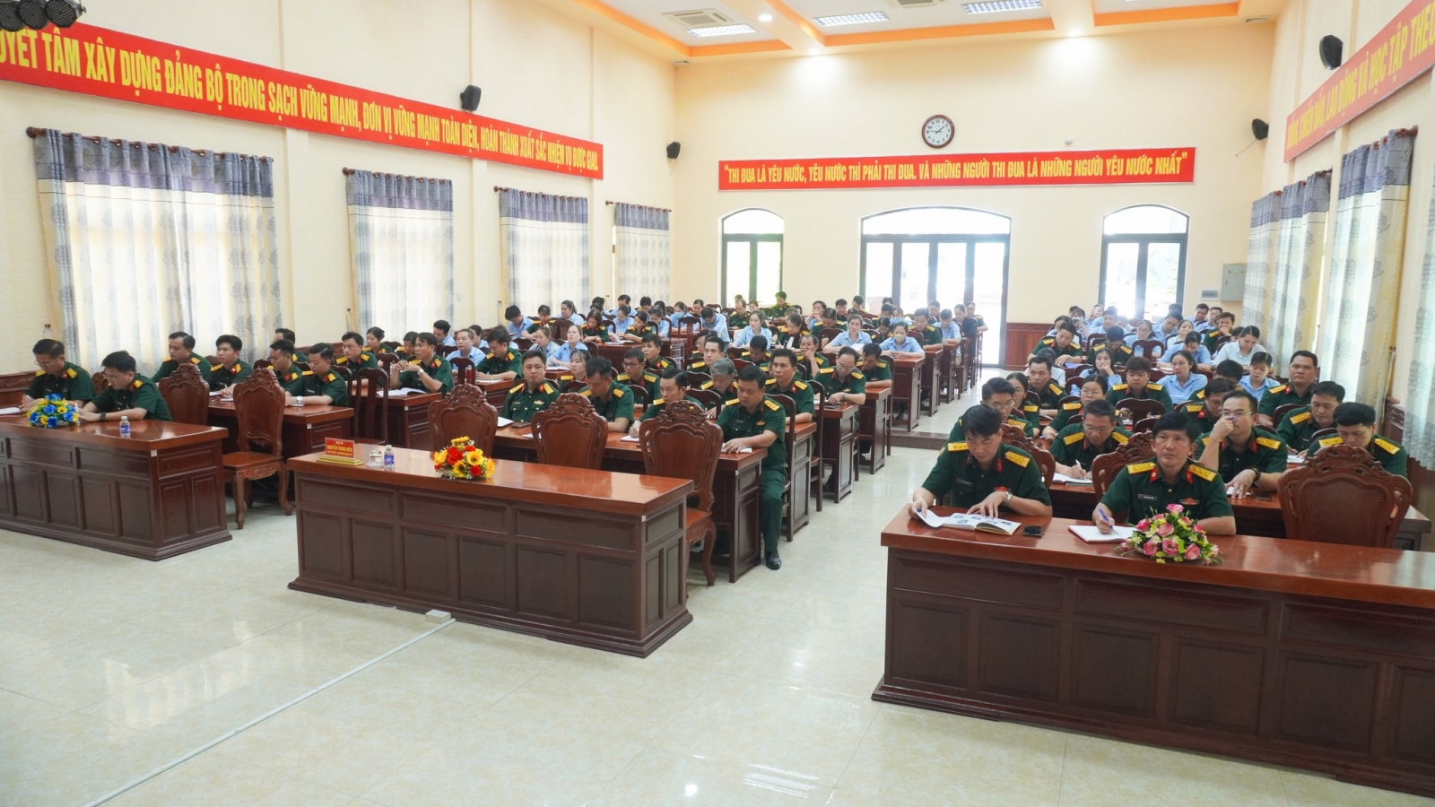 TỔ CHỨC HỘI NGHỊ NGHIÊN CỨU, HỌC TẬP QUÁN TRIỆT VÀ TRIỂN KHAI THỰC HIỆN NGHỊ QUYẾT HỘI NGHỊ LẦN THỨ 2 BAN CHẤP HÀNH TRUNG ƯƠNG ĐẢNG KHÓA XIV TRONG ĐẢNG BỘ BỆNH VIÊN QUÂN Y 120