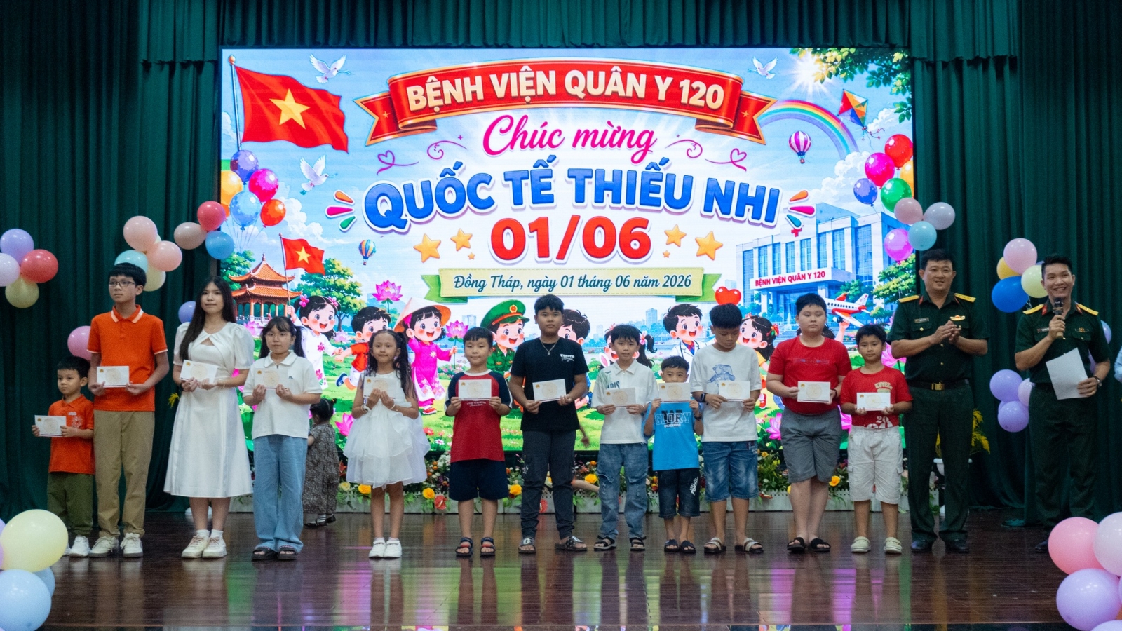 NỤ CƯỜI THIẾU NHI – HẠNH PHÚC HẬU PHƯƠNG NGƯỜI THẦY THUỐC QUÂN Y