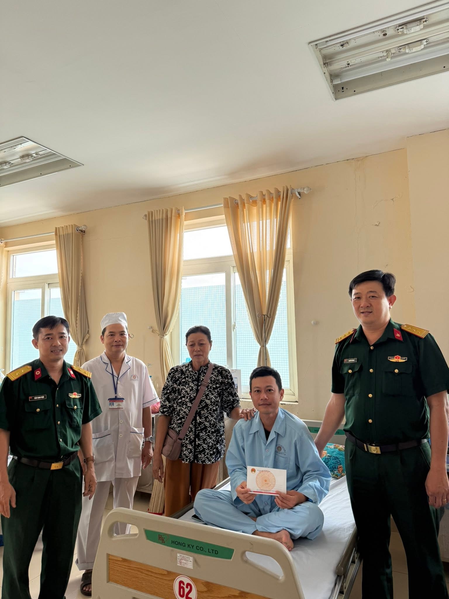 GIÀNH LẠI SỰ SỐNG CHO BỆNH NHÂN BỊ SÉT ĐÁNH: HÀNH TRÌNH HỒI PHỤC CỦA BỆNH NHÂN BỊ SÉT ĐÁNH TẠI BỆNH VIỆN QUÂN Y 120
