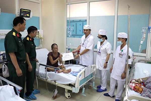 Bệnh viện quân y 120 đem yêu thương đến với người bệnh