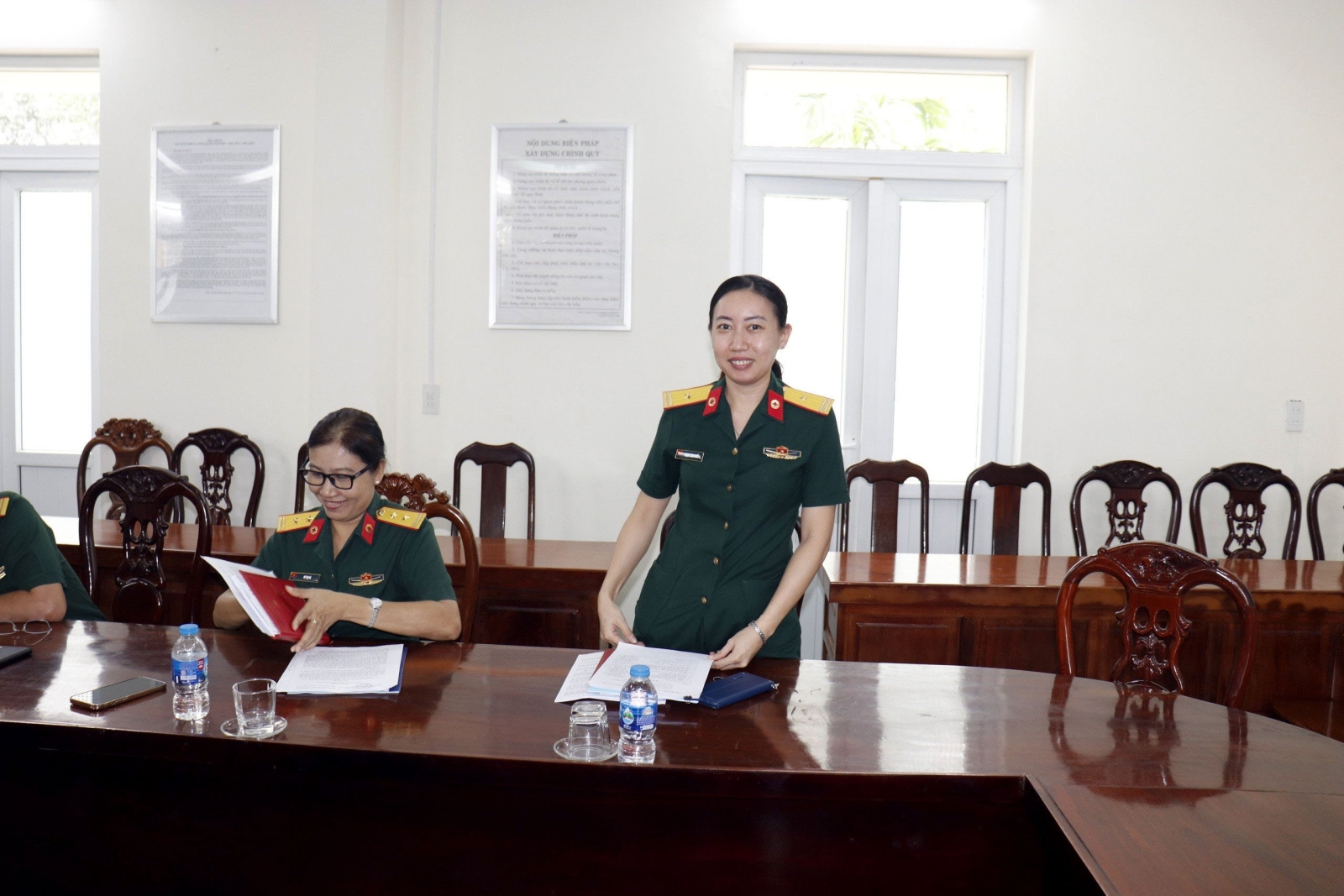 Nữ bác sĩ quân y hết mình vì nhiệm vụ