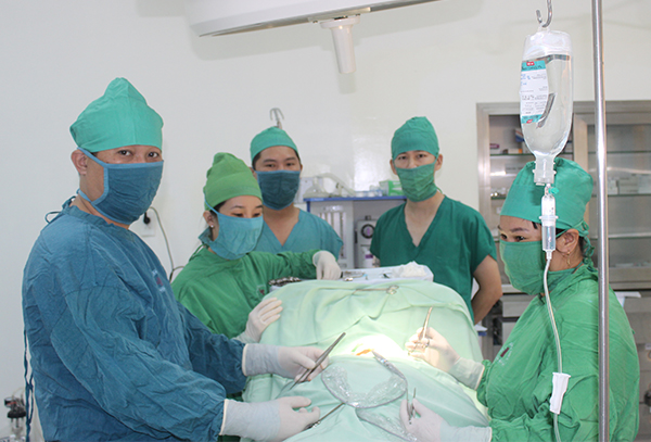 PHẪU THUẬT THÀNH CÔNG CHO BỆNH NHÂN BỊ U XƠ TỬ CUNG VỚI KHỐI U NẶNG 3,5KG