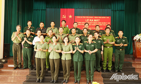 Ra mắt mô hình