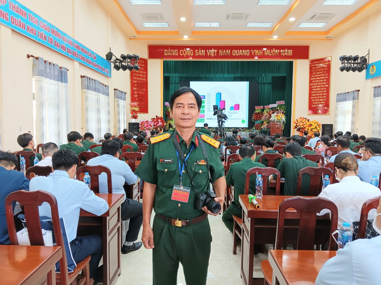 Anh bộ đội say mê làm báo