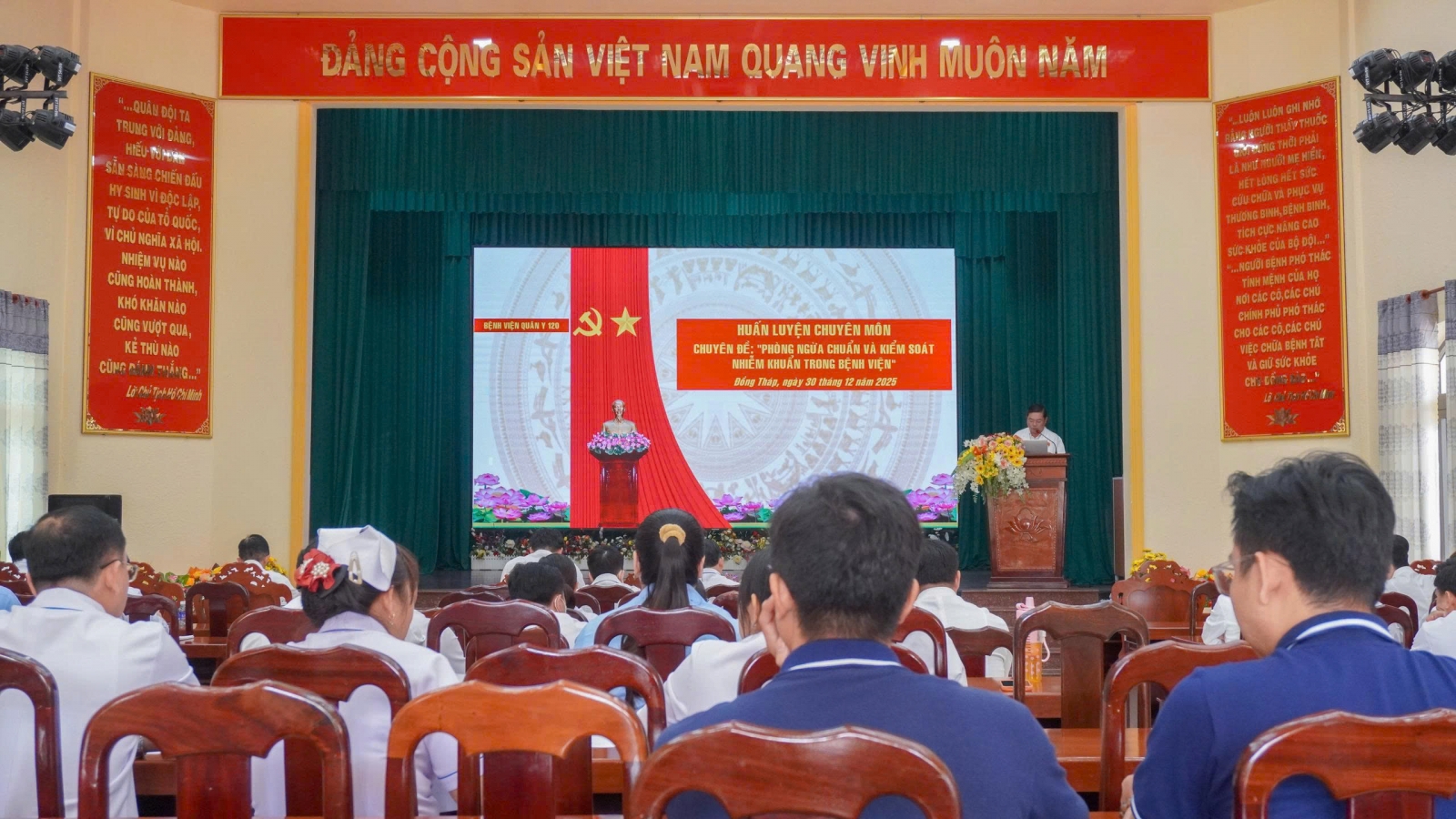 Huấn luyện chuyên môn: Phòng ngừa chuẩn và kiểm soát nhiễm khuẩn trong Bệnh viện